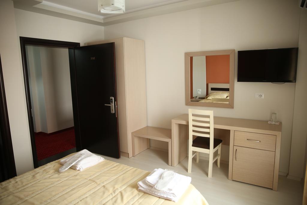 Hotel Pogradeci Zimmer foto
